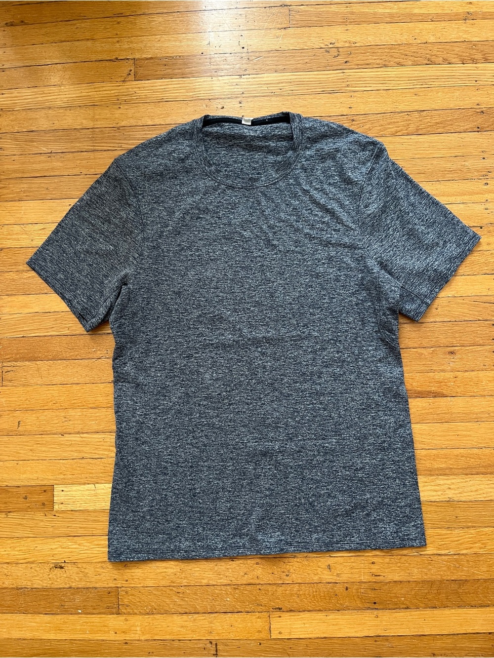 Men's Heather Gray Crew Neck Lululemon T-Shirt